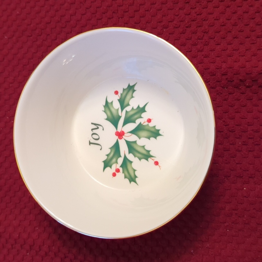 .Lenox Fine China Small Holiday Bowl